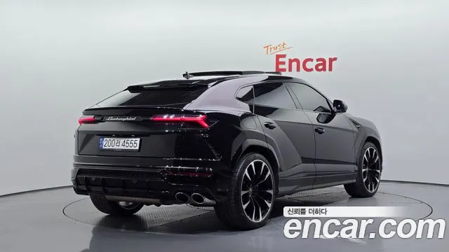 Lamborghini Urus — Фото автомобиля 2
