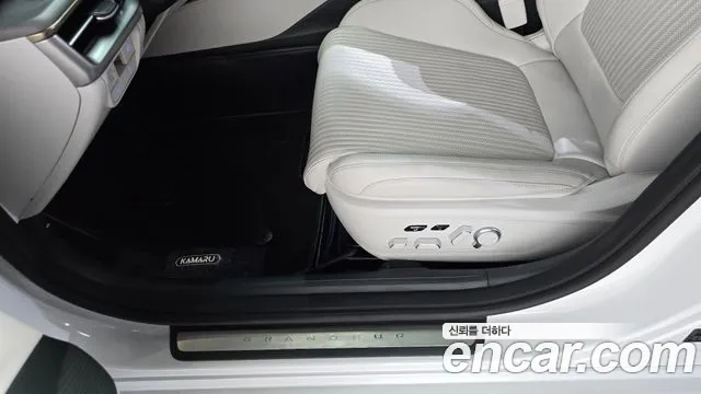 Hyundai Grandeur Grandeur (GN7) 2.5 Бензин 2WD — Фото автомобиля 27