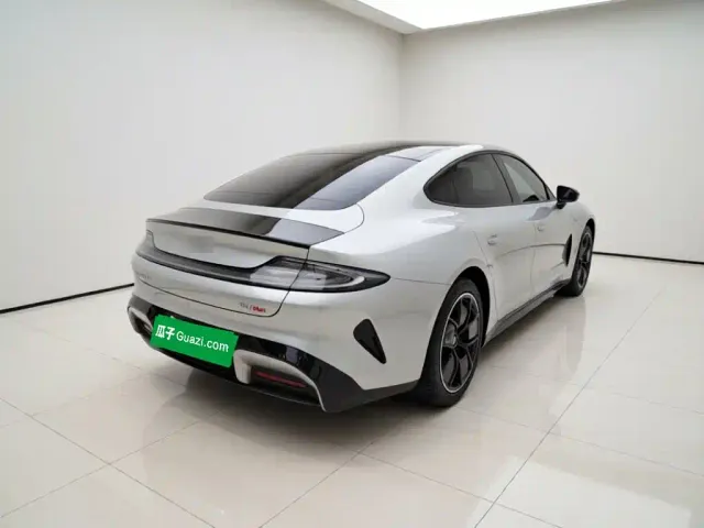 Xiaomi SU7 — Фото автомобиля 4