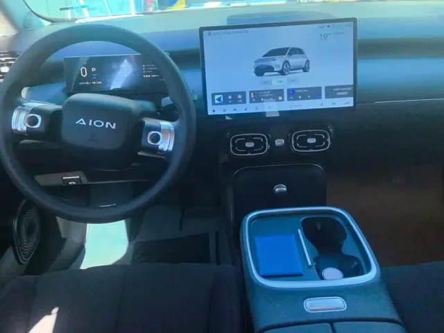 GAC Aion UT — Фото автомобиля 12