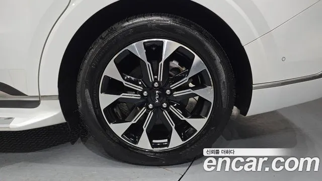 Kia Canival Carnival 4 поколение Бензин 7 мест Hi-Limousine — Фото автомобиля 5