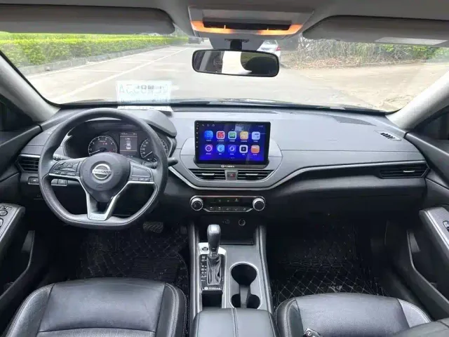 Nissan Teana — Фото автомобиля 3