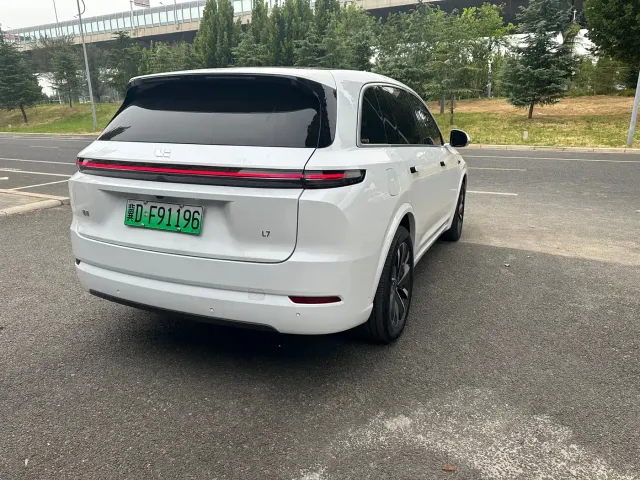 Li Auto L7 — Фото автомобиля 7