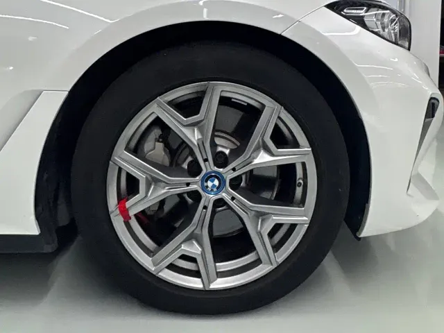 BMW i3 — Фото автомобиля 7