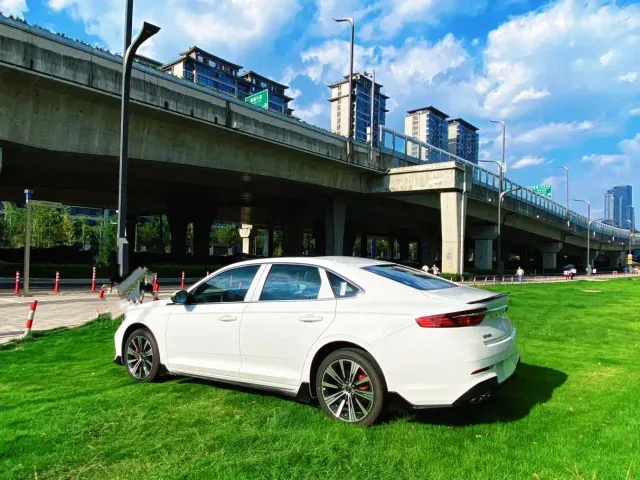 Geely Xingrui — Фото автомобиля 4