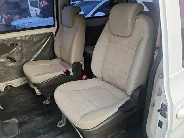 Wuling Hongguang V — Фото автомобиля 16