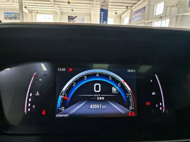 GAC Trumpchi M6 — Фото автомобиля 14