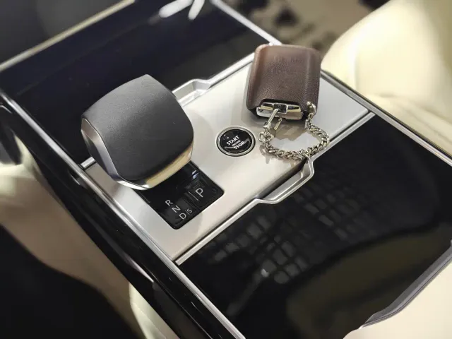 Land Rover Range Rover — Фото автомобиля 11