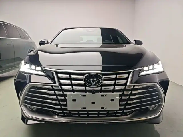 Toyota Avalon — Фото автомобиля 2