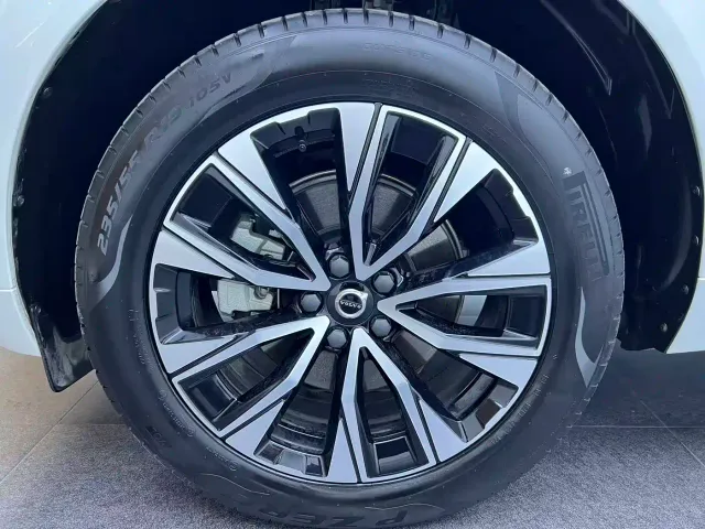 Volvo XC60 — Фото автомобиля 13