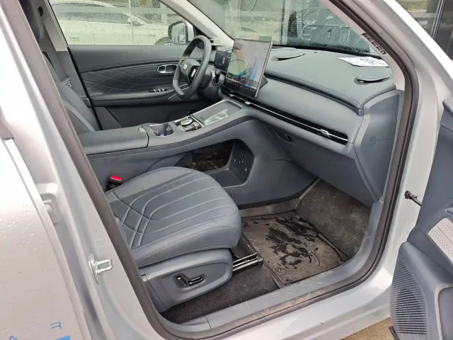 Geely Galaxy Starship 7 EM-i — Фото автомобиля 13