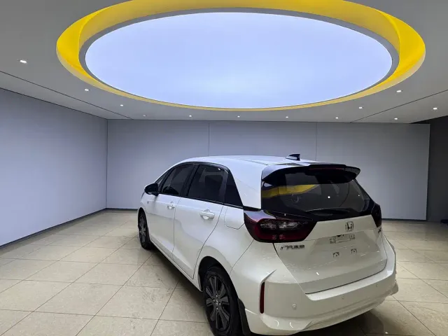 Honda Fit — Фото автомобиля 4