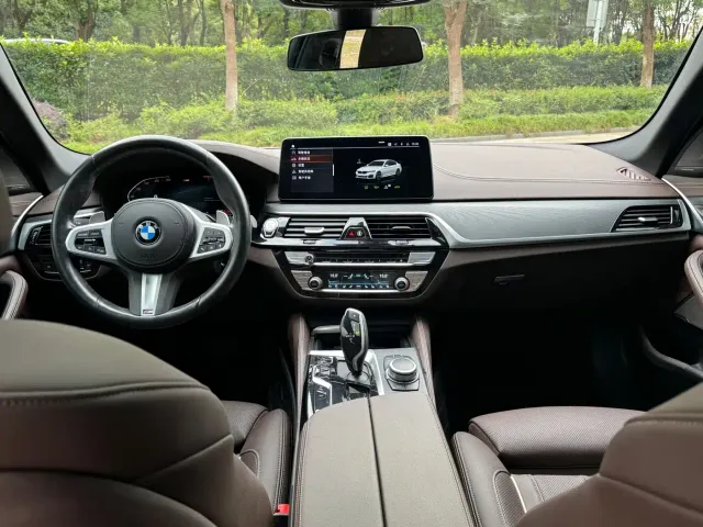 BMW 5 Series — Фото автомобиля 7
