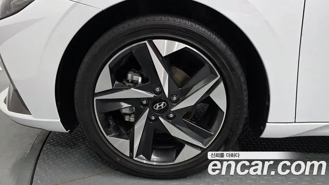 Hyundai AVANTE Avante (CN7) — Фото автомобиля 5