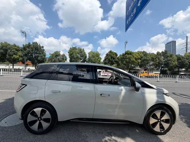 Baojun Cloud — Фото автомобиля 3
