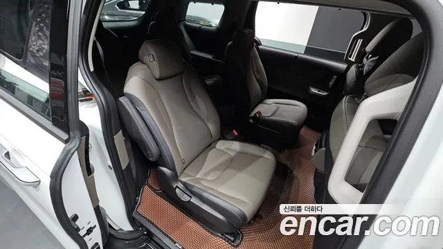 Kia Canival Новый Carnival 4 поколение Дизель 9 мест Signature — Фото автомобиля 11