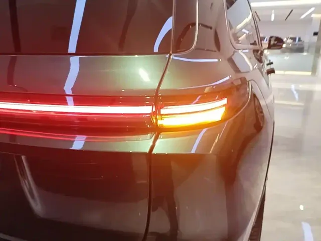 Li Auto L9 — Фото автомобиля 7