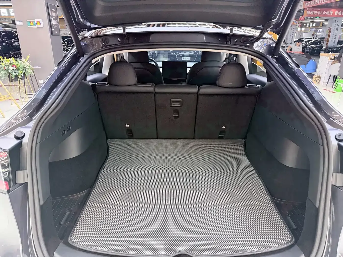 Tesla Model Y 2022 Facelift Rear-Wheel Drive Version — Фото автомобиля 9
