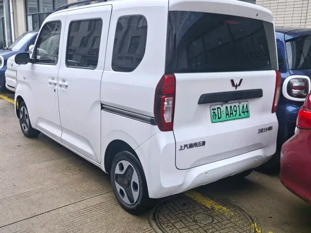 Wuling Zhiguang NEV — Фото автомобиля 10
