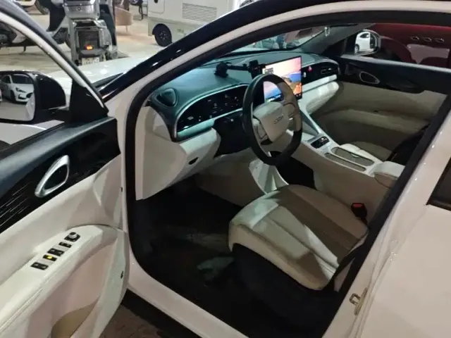Geely Starry Wish — Фото автомобиля 3
