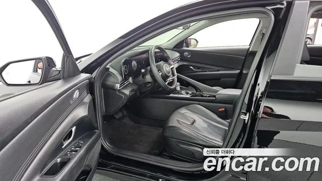 Hyundai AVANTE Avante (CN7) — Фото автомобиля 10