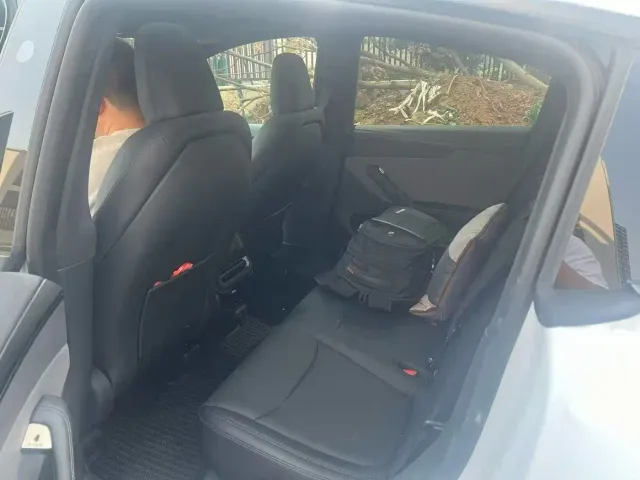 Tesla Model Y — Фото автомобиля 7