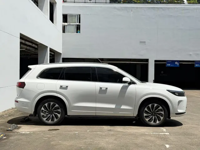 Aito M7 — Фото автомобиля 4