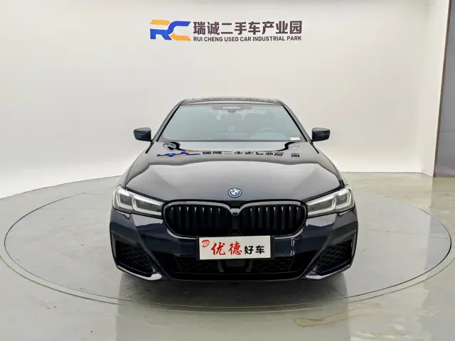 BMW 5 Series — Фото автомобиля 2