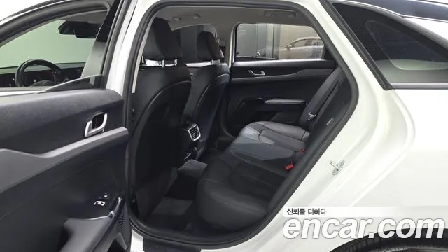 Kia K5 Новый K5 3 поколение 2.0 LPi(Для проката) — Фото автомобиля 22