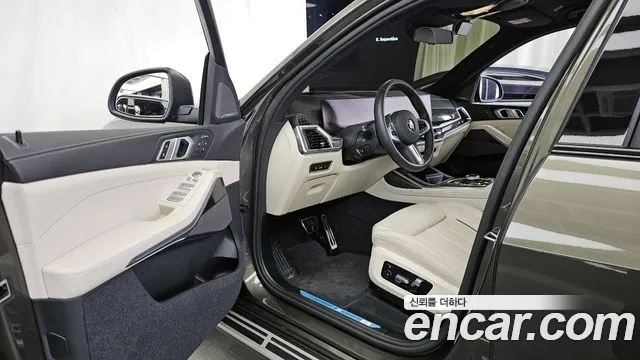 BMW X7 — Фото автомобиля 10