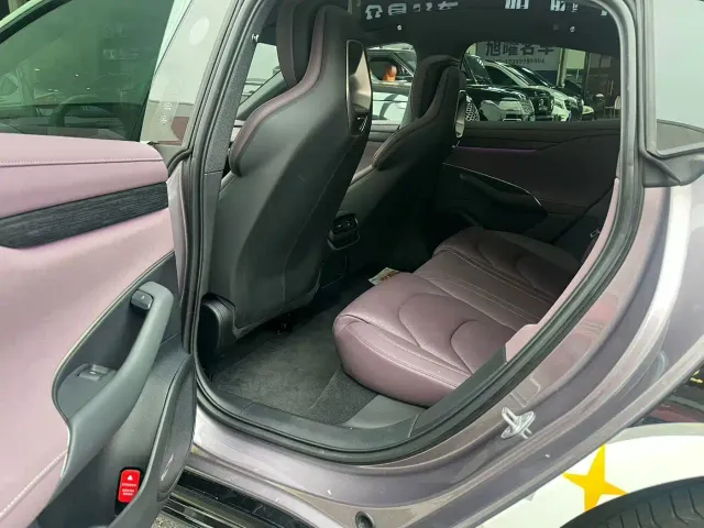 Xiaomi SU7 — Фото автомобиля 6