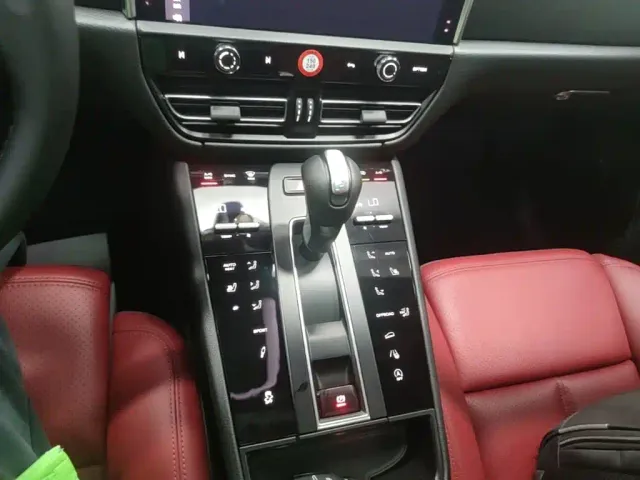 Porsche Macan — Фото автомобиля 13