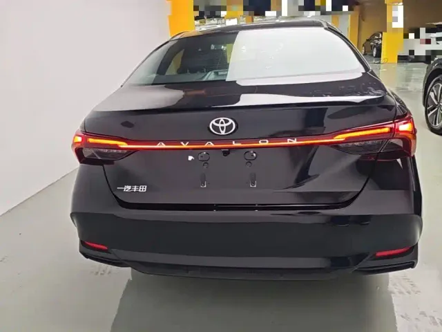 Toyota Avalon — Фото автомобиля 5