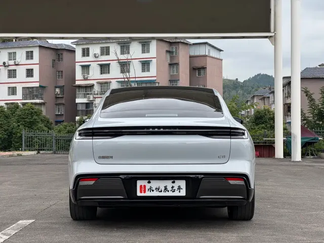 Geely Galaxy E8 — Фото автомобиля 13