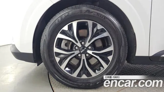 Kia Carnival — Фото автомобиля 5