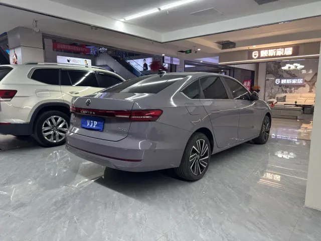 Volkswagen Lavida — Фото автомобиля 4