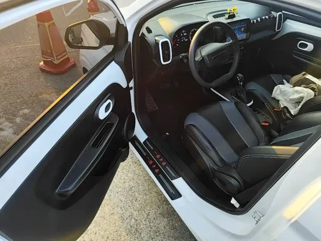 Roewe Clever — Фото автомобиля 15