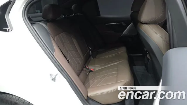BMW 5-Series — Фото автомобиля 12