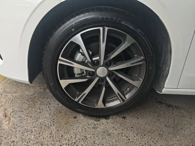 Geely Emgrand — Фото автомобиля 22
