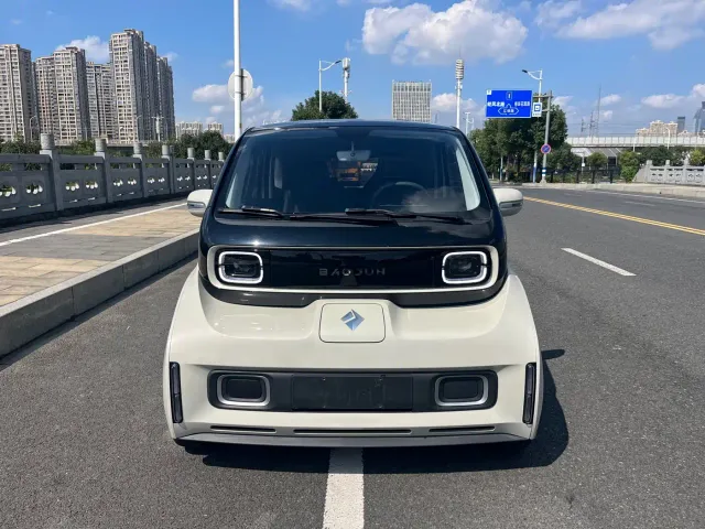 Baojun KiWi EV — Фото автомобиля 2