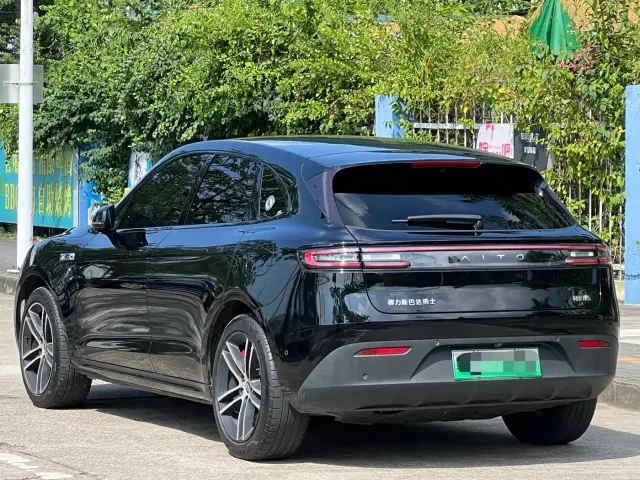 Aito M5 — Фото автомобиля 6