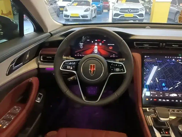 Hongqi H5 — Фото автомобиля 10
