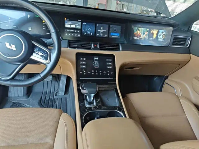 Li Auto ONE — Фото автомобиля 12