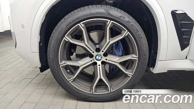 BMW X5 xDrive 40i M Sport — Фото автомобиля 4