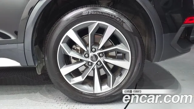 Audi Q5 FY — Фото автомобиля 6