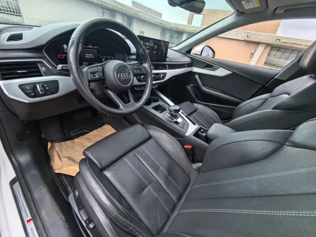 Audi A4L — Фото автомобиля 11