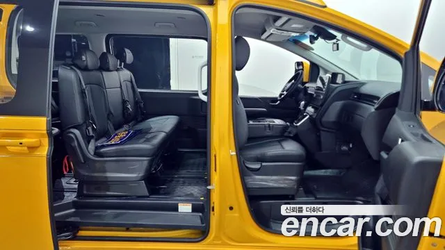 Hyundai Staria Staria L3.5 Школьный автобус — Фото автомобиля 10