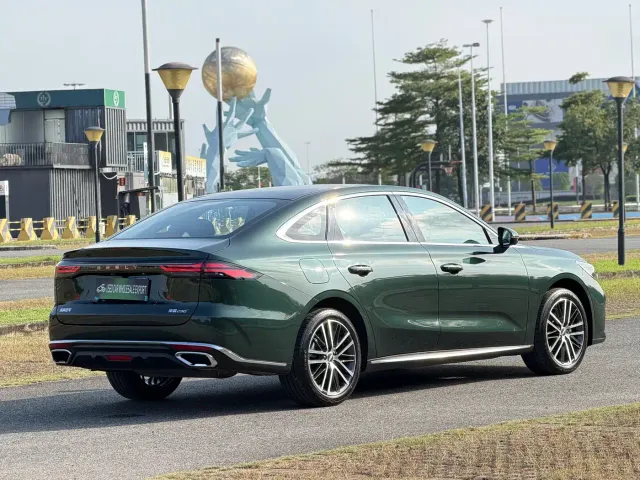 Geely Emgrand — Фото автомобиля 26