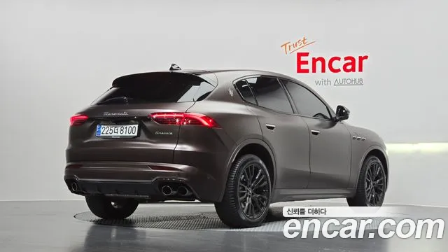 Maserati Grecale — Фото автомобиля 2