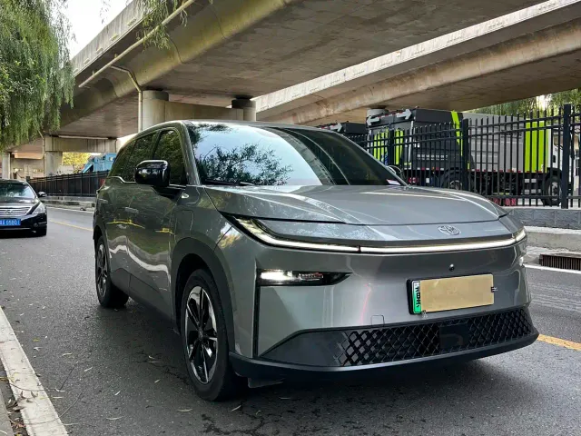 Toyota BoZhi 3X — Фото автомобиля 2